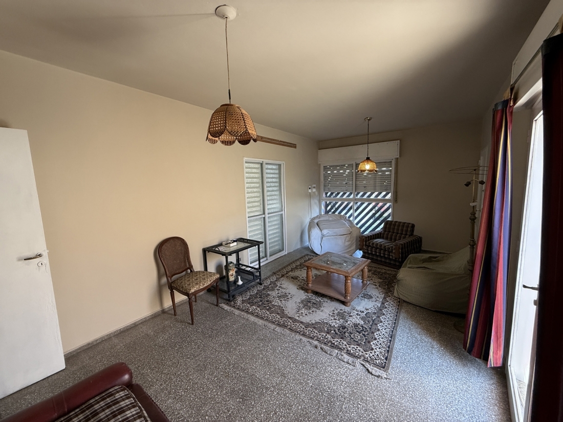 CASA EN VENTA 5 DORMITORIOS ARGUELLO LASALLE