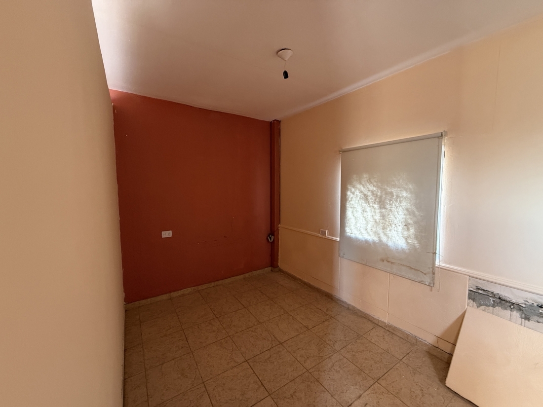 CASA EN VENTA 5 DORMITORIOS ARGUELLO LASALLE