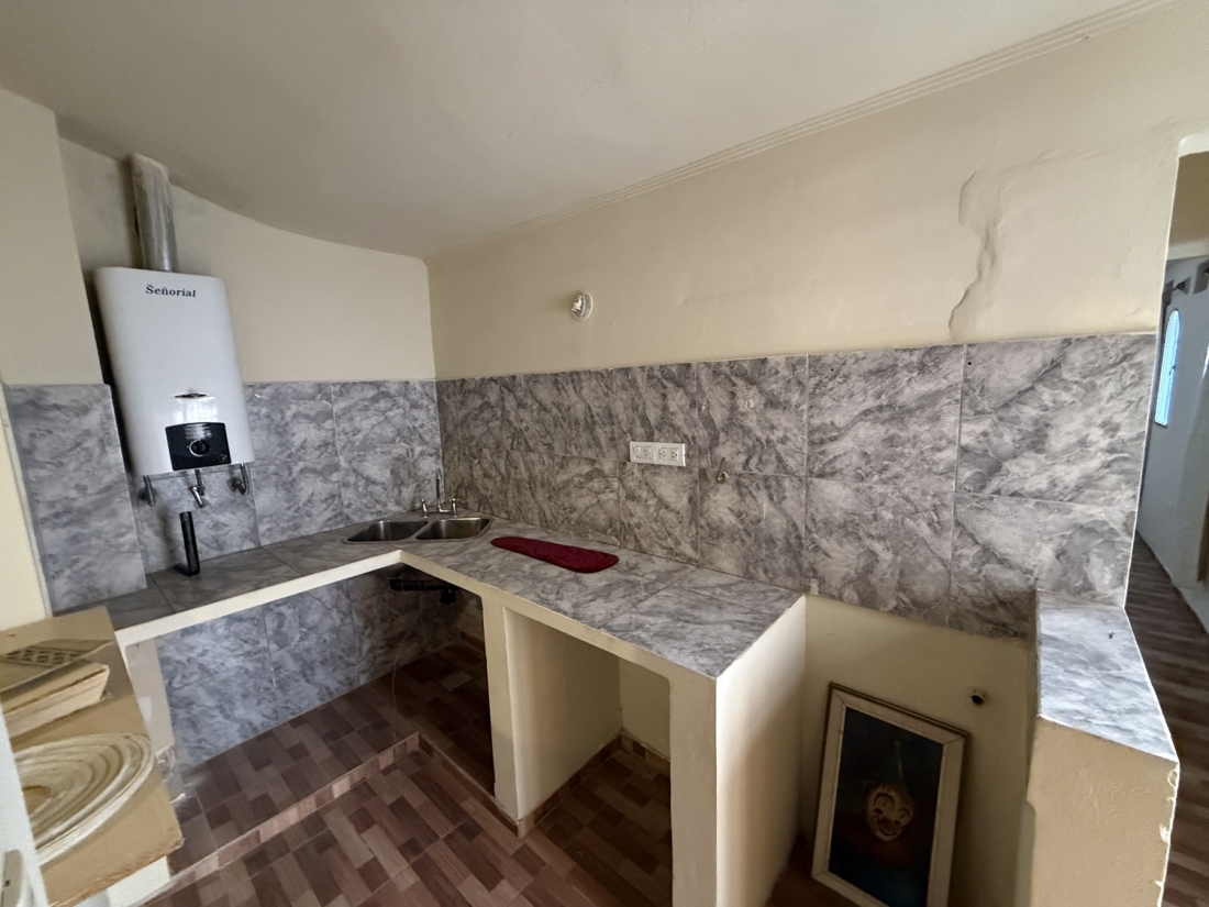 CASA EN VENTA 5 DORMITORIOS ARGUELLO LASALLE