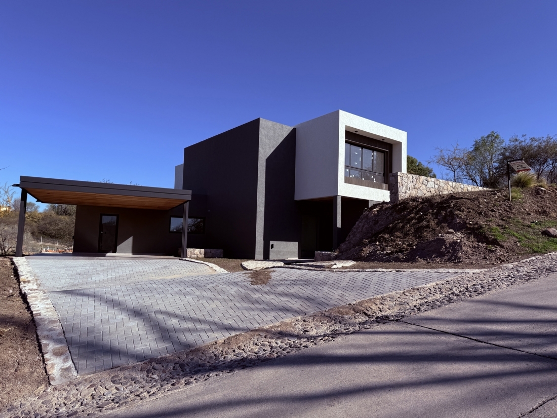 ESTANCIA Q2 CASA EN VENTA A ESTRENAR CENTRAL 3 DORMITORIOS