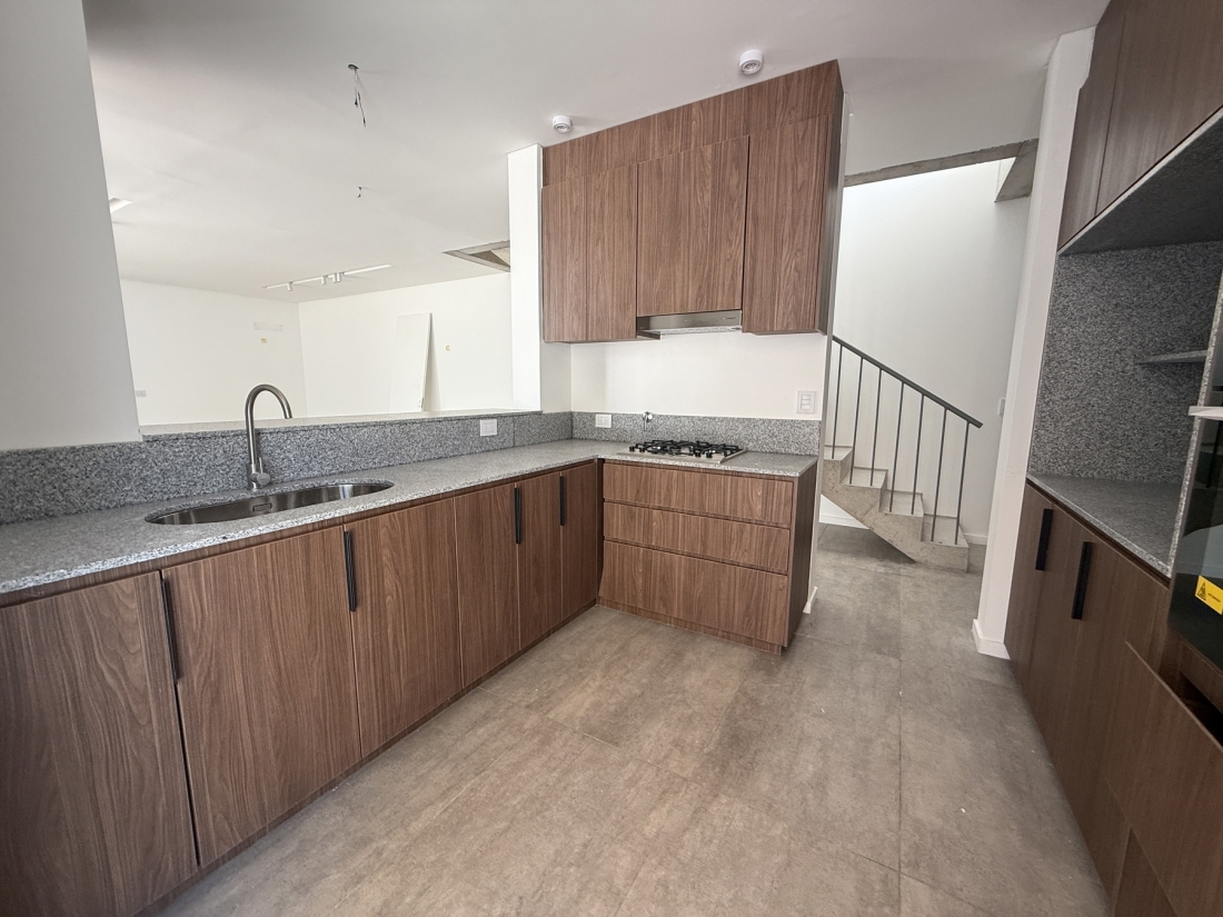 DPLEX EN VENTA HOUSING CERRO DE LAS ROSAS 3 DORMITORIOS