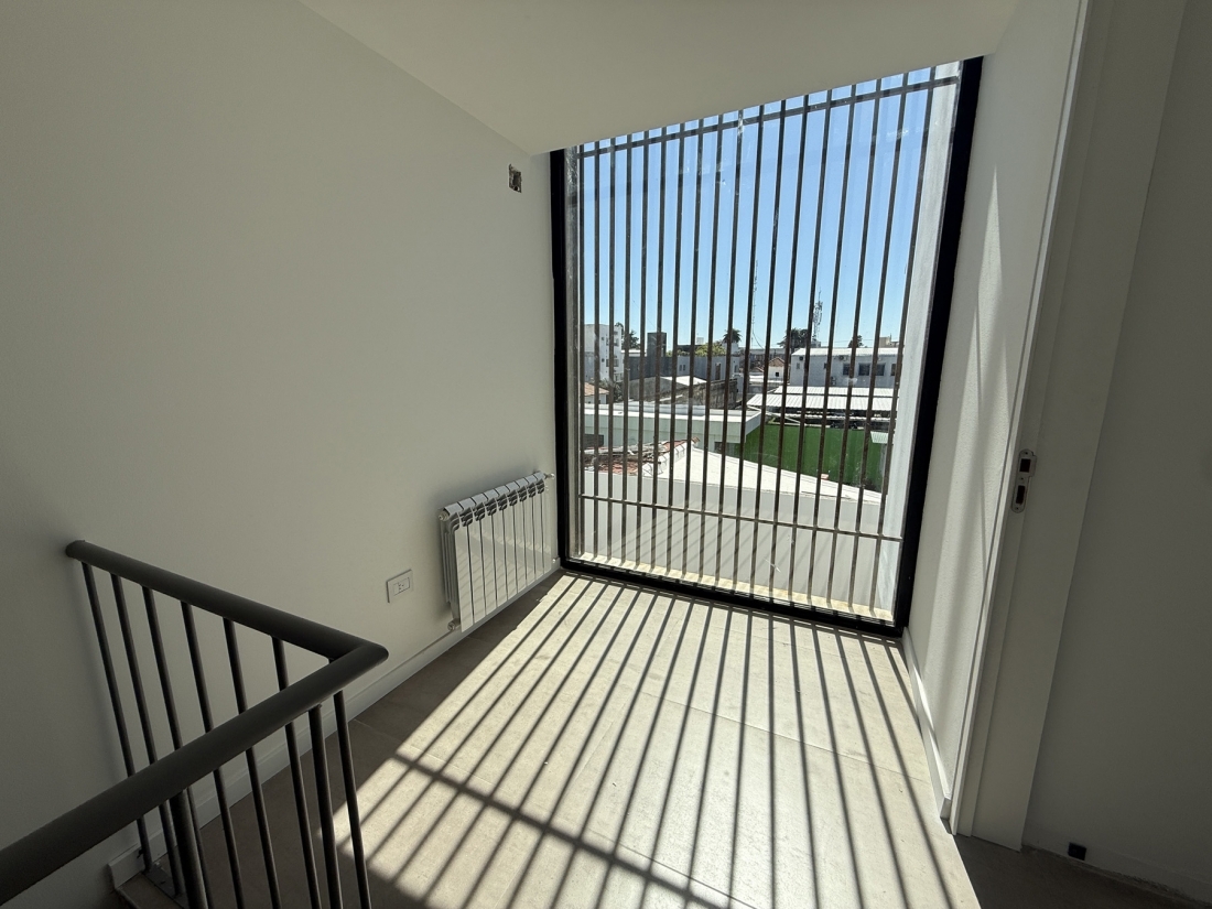 DPLEX EN VENTA HOUSING CERRO DE LAS ROSAS 3 DORMITORIOS