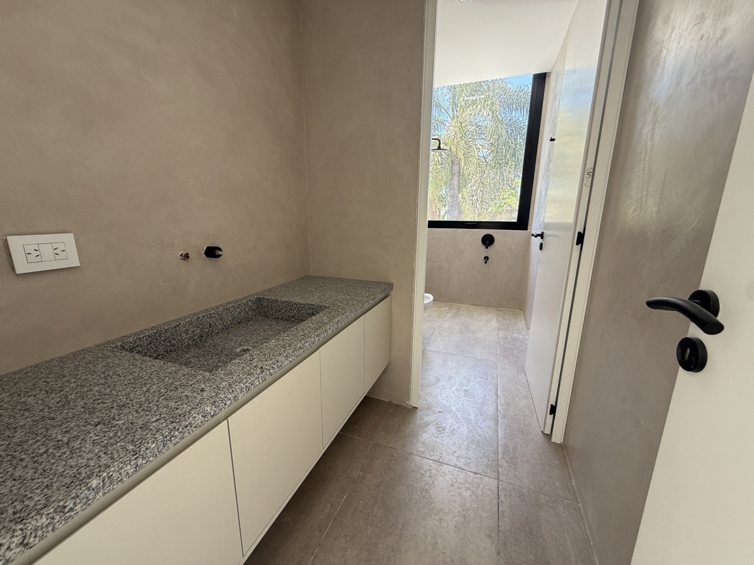 DPLEX EN VENTA HOUSING CERRO DE LAS ROSAS 3 DORMITORIOS