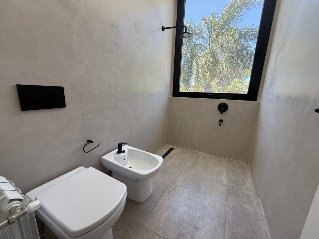 DPLEX EN VENTA HOUSING CERRO DE LAS ROSAS 3 DORMITORIOS