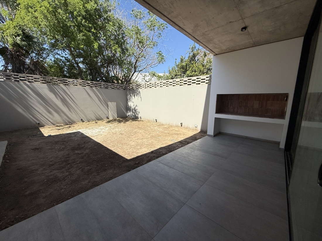 DPLEX EN VENTA HOUSING CERRO DE LAS ROSAS 3 DORMITORIOS