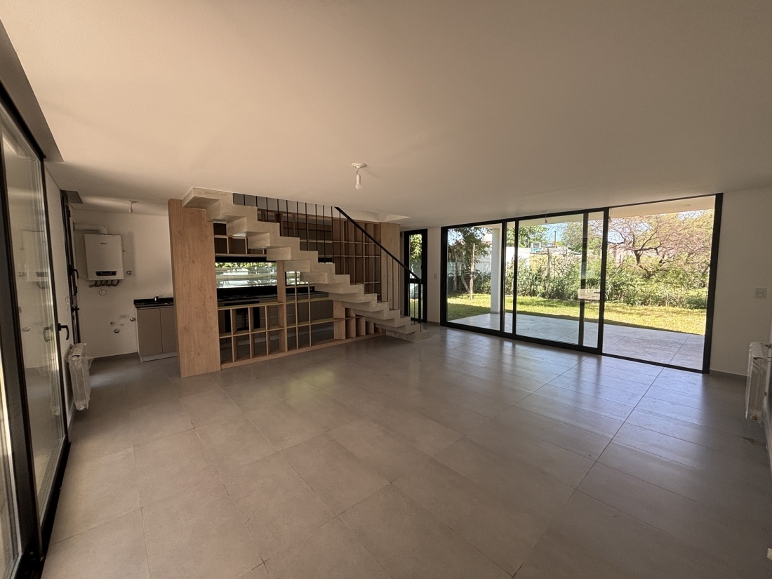 EL REFUGIO HOUSING DUPLEX EN VENTA 3 DORMITORIOS Y ESCRITORIO