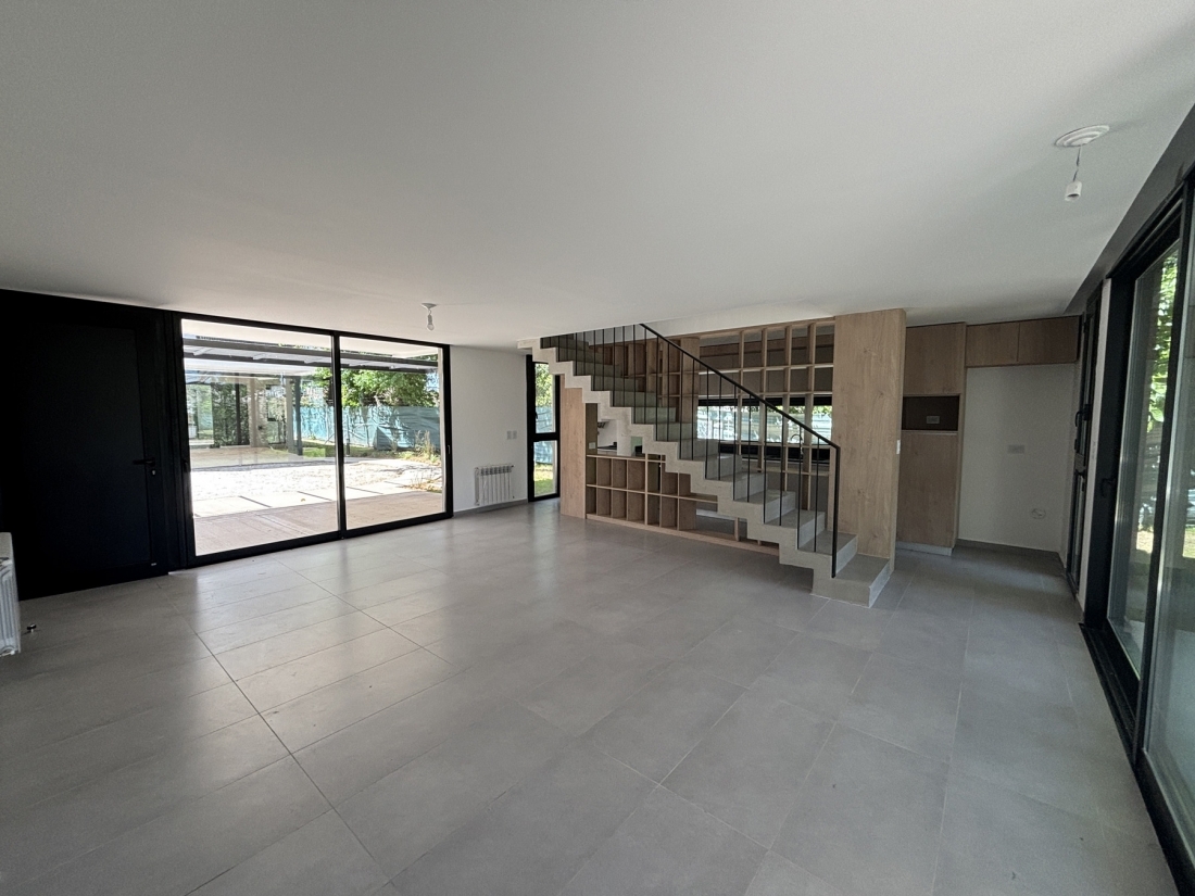 EL REFUGIO HOUSING DUPLEX EN VENTA 3 DORMITORIOS Y ESCRITORIO