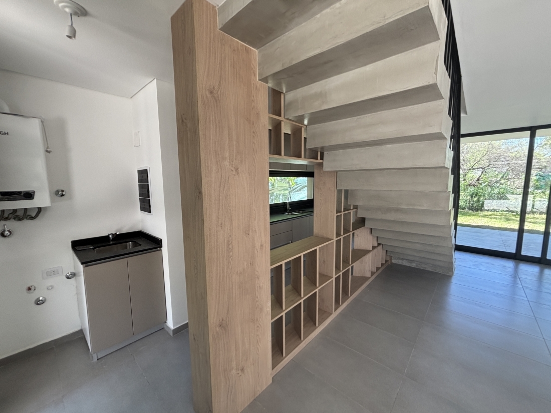 EL REFUGIO HOUSING DUPLEX EN VENTA 3 DORMITORIOS Y ESCRITORIO