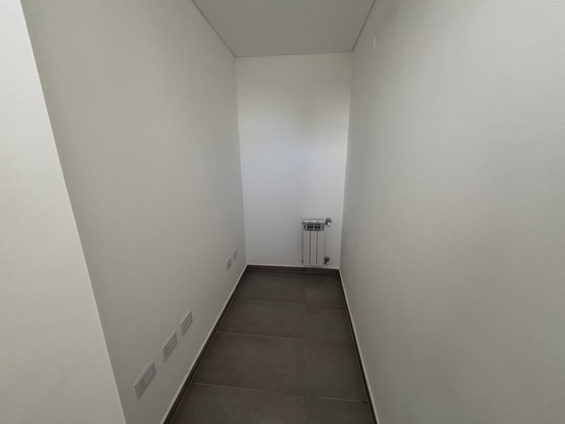 EL REFUGIO HOUSING DUPLEX EN VENTA 3 DORMITORIOS Y ESCRITORIO