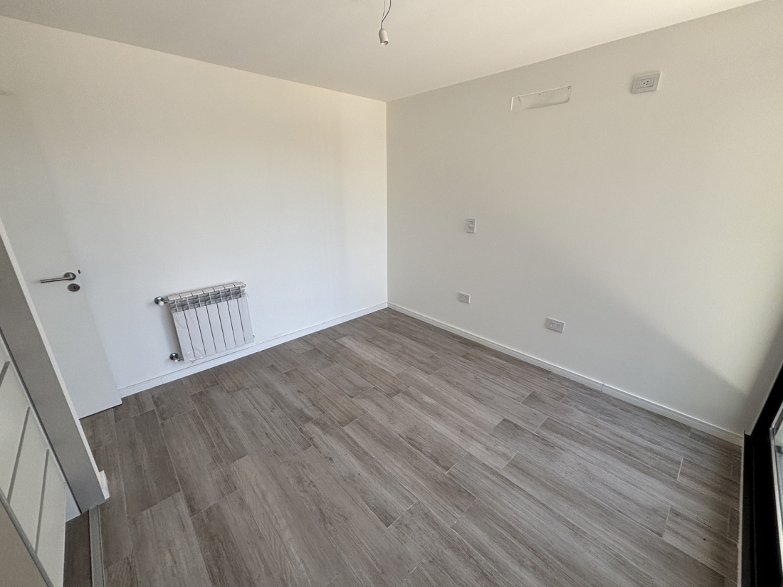 EL REFUGIO HOUSING DUPLEX EN VENTA 3 DORMITORIOS Y ESCRITORIO