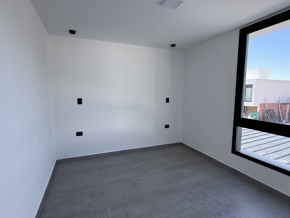 CAMPO CHICO ZONA SUR DPLEX EN VENTA 3 DORMITORIOS 