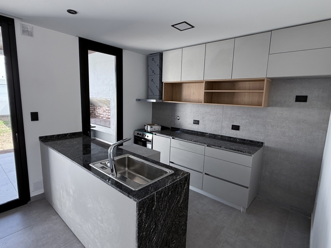 CAMPO CHICO ZONA SUR DPLEX EN VENTA 3 DORMITORIOS 