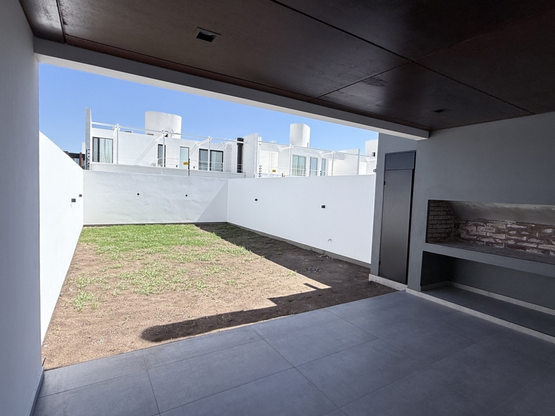 CAMPO CHICO ZONA SUR DPLEX EN VENTA 3 DORMITORIOS 