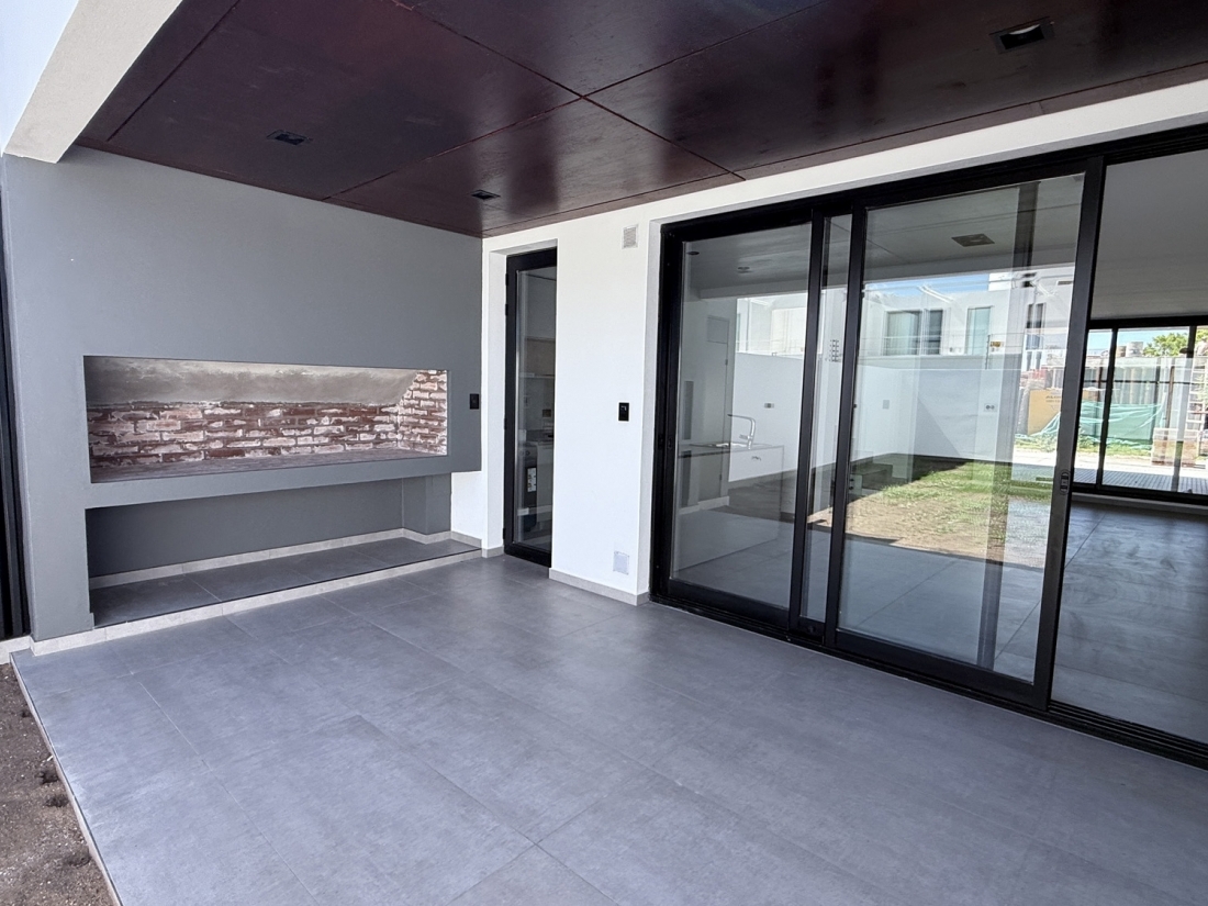 CAMPO CHICO ZONA SUR DPLEX EN VENTA 3 DORMITORIOS 