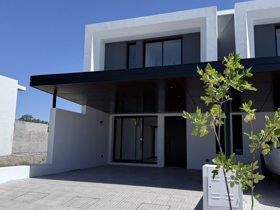 ALQUILER EN CAMPO CHICO ZONA SUR DPLEX DE 3 DORMITORIOS 