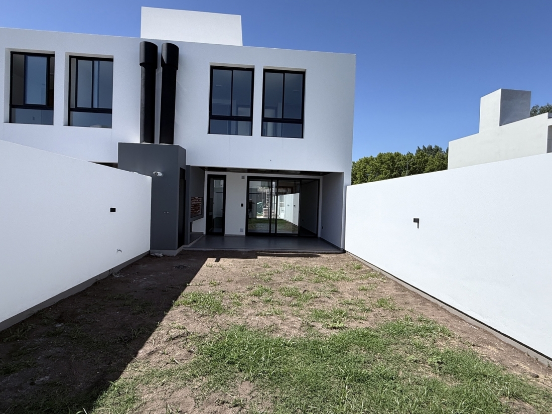 ALQUILER EN CAMPO CHICO ZONA SUR DPLEX DE 3 DORMITORIOS 