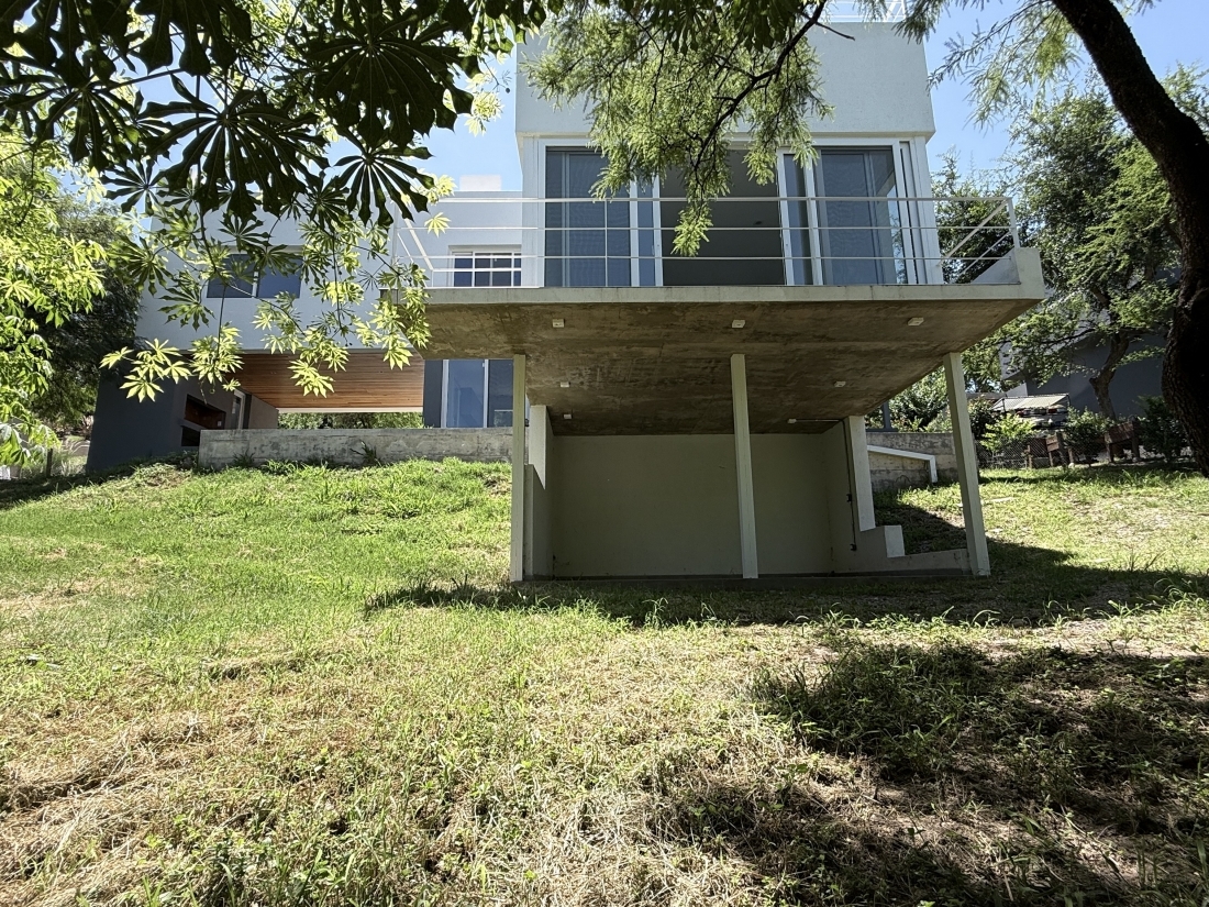 ESTANCIA Q2 MENDIOLAZA CASA A ESTRENAR 3 DORMITORIOS