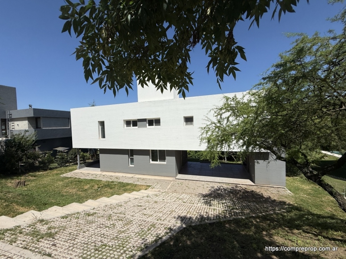 ESTANCIA Q2 MENDIOLAZA CASA A ESTRENAR 3 DORMITORIOS