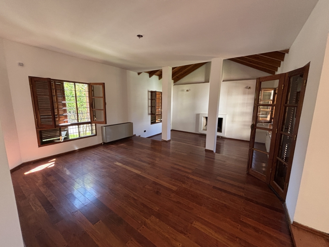 CASA EN VENTA CERRO DE LAS ROSAS TELESFORO UBIOS 4 DORMITORIOS