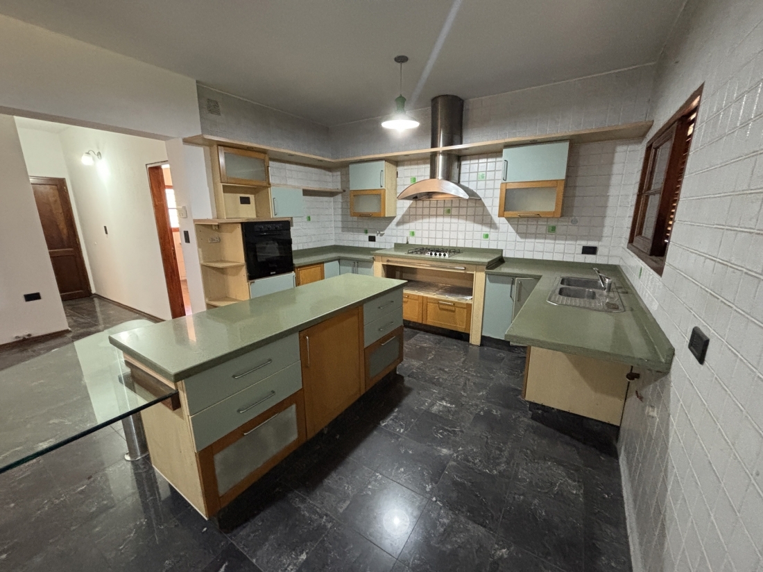 CASA EN VENTA CERRO DE LAS ROSAS TELESFORO UBIOS 4 DORMITORIOS