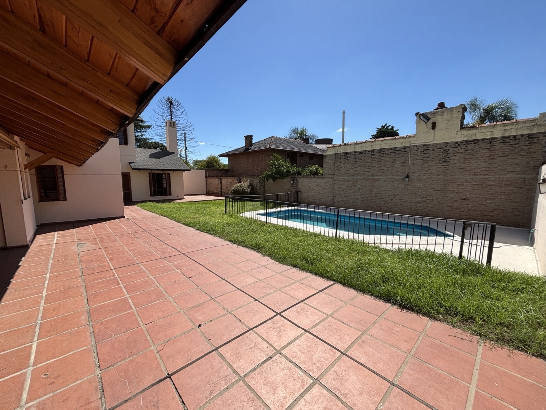 CASA EN VENTA CERRO DE LAS ROSAS TELESFORO UBIOS 4 DORMITORIOS