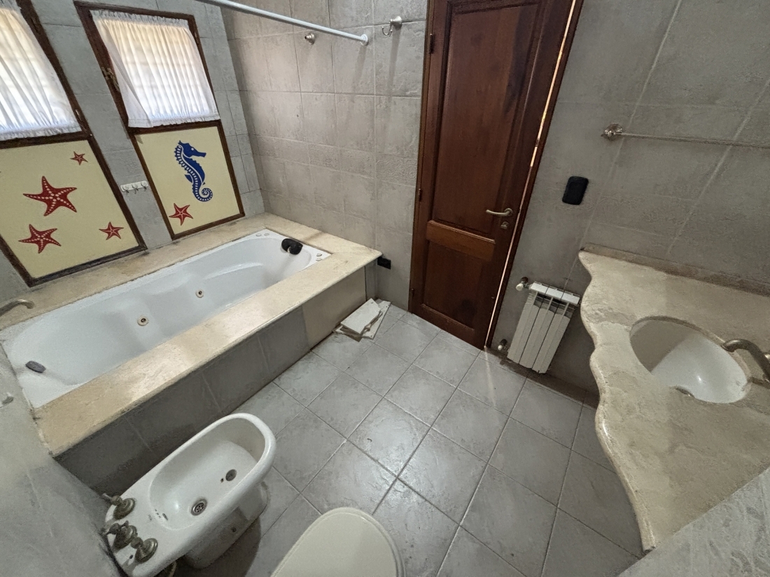 CASA EN VENTA CERRO DE LAS ROSAS TELESFORO UBIOS 4 DORMITORIOS