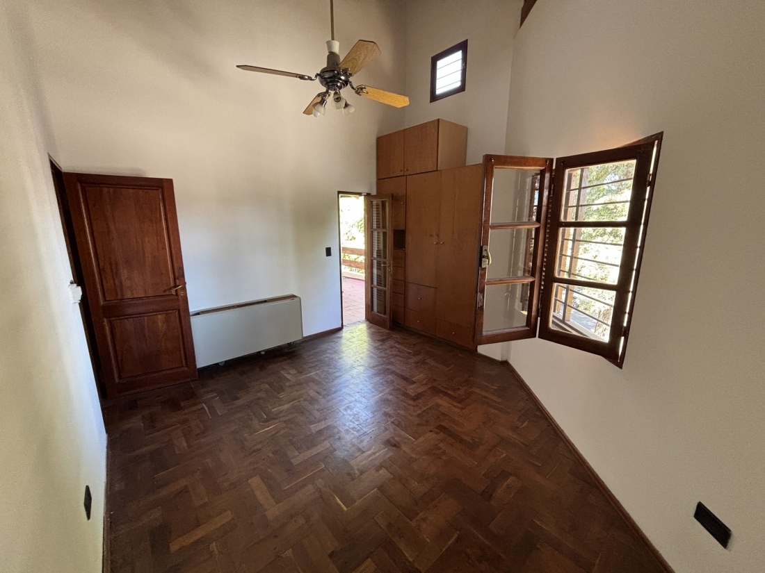 CASA EN VENTA CERRO DE LAS ROSAS TELESFORO UBIOS 4 DORMITORIOS