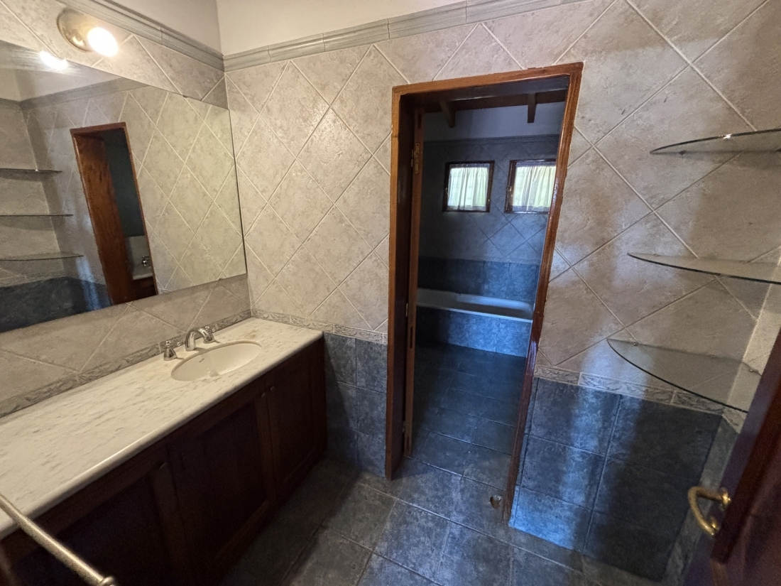 CASA EN VENTA CERRO DE LAS ROSAS TELESFORO UBIOS 4 DORMITORIOS