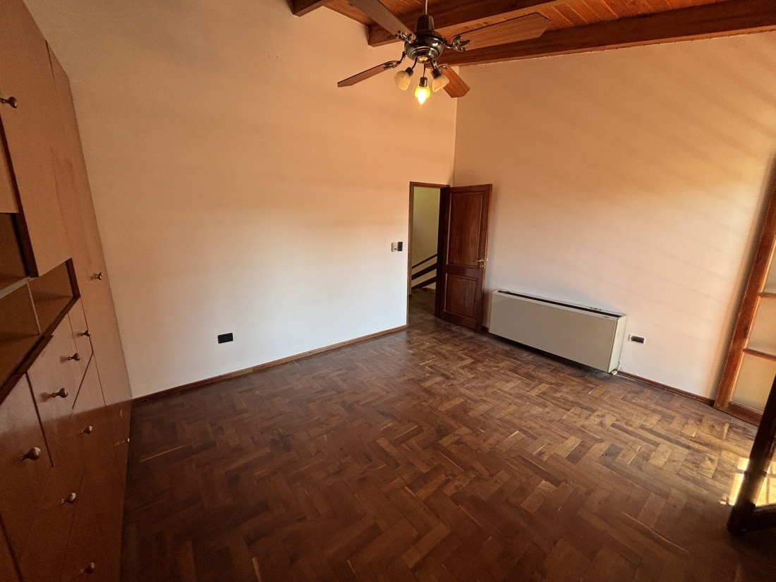 CASA EN VENTA CERRO DE LAS ROSAS TELESFORO UBIOS 4 DORMITORIOS