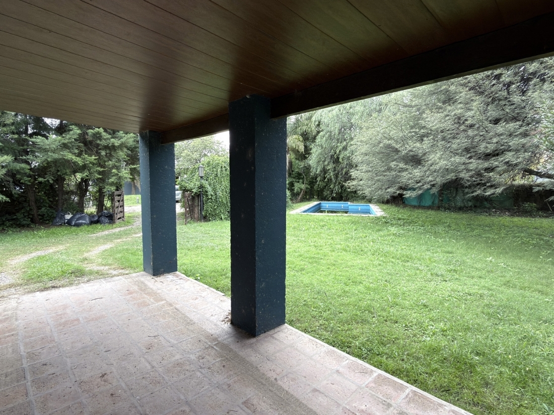 CASA EN VENTA HOUSING ARGUELLO 3 DORMITORIOS CON PILETA