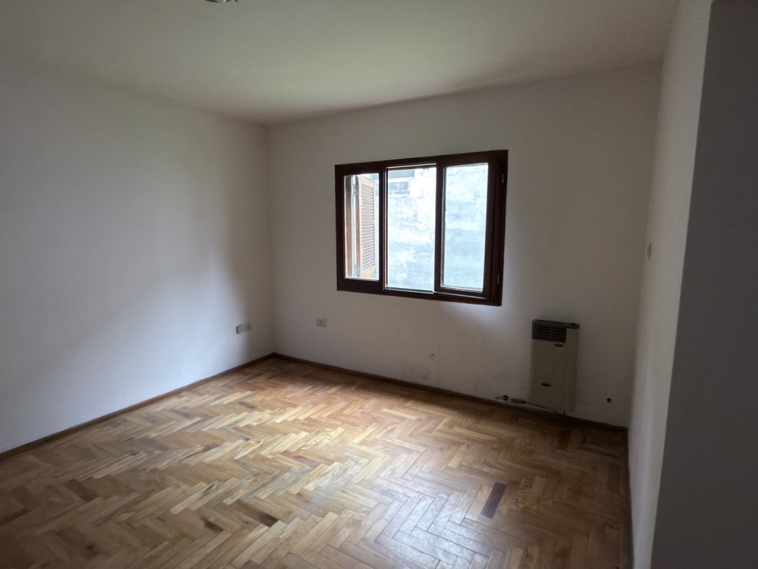 CASA EN VENTA HOUSING ARGUELLO 3 DORMITORIOS CON PILETA