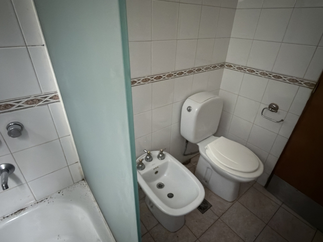 CASA EN VENTA HOUSING ARGUELLO 3 DORMITORIOS CON PILETA