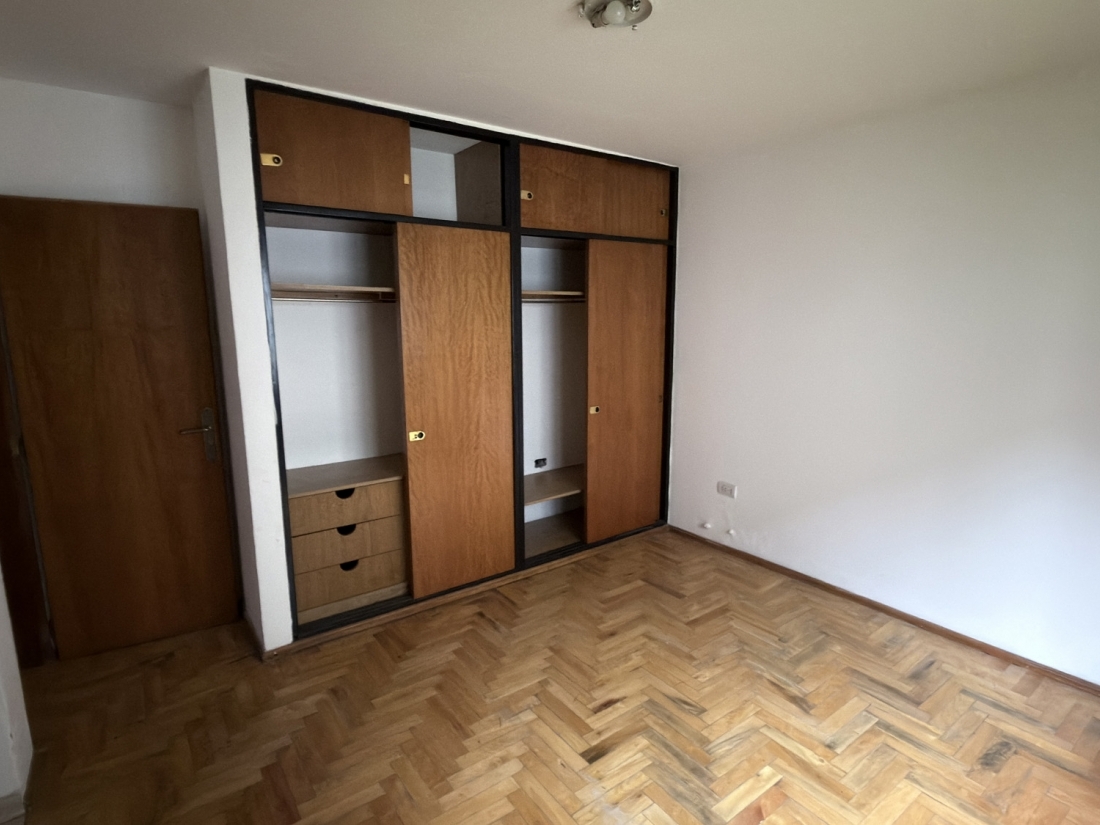 CASA EN VENTA HOUSING ARGUELLO 3 DORMITORIOS CON PILETA