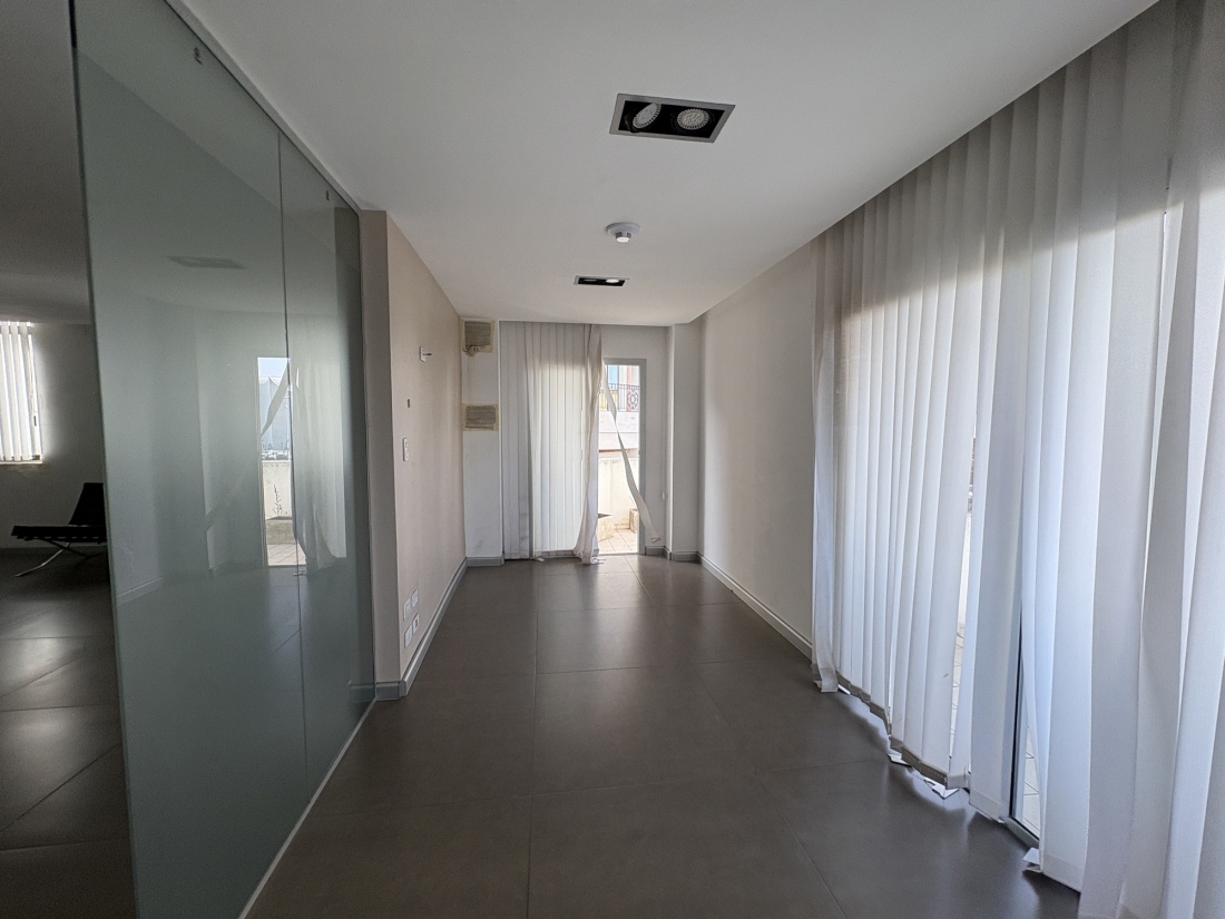 OFICINAS EN VENTA - EDIFICIO FARO DE OLMOS