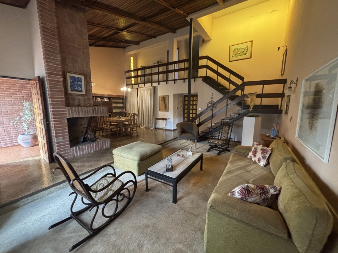PARQUE CHACABUCO CASA EN VENTA 4 DORMITORIOS