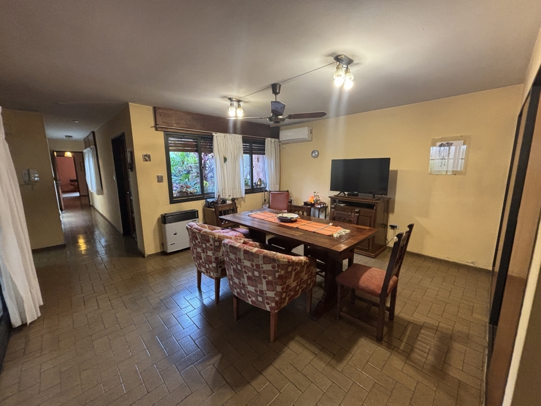 PARQUE CHACABUCO CASA EN VENTA 4 DORMITORIOS