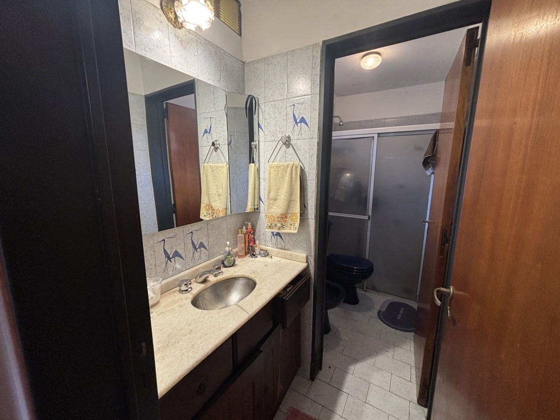 PARQUE CHACABUCO CASA EN VENTA 4 DORMITORIOS