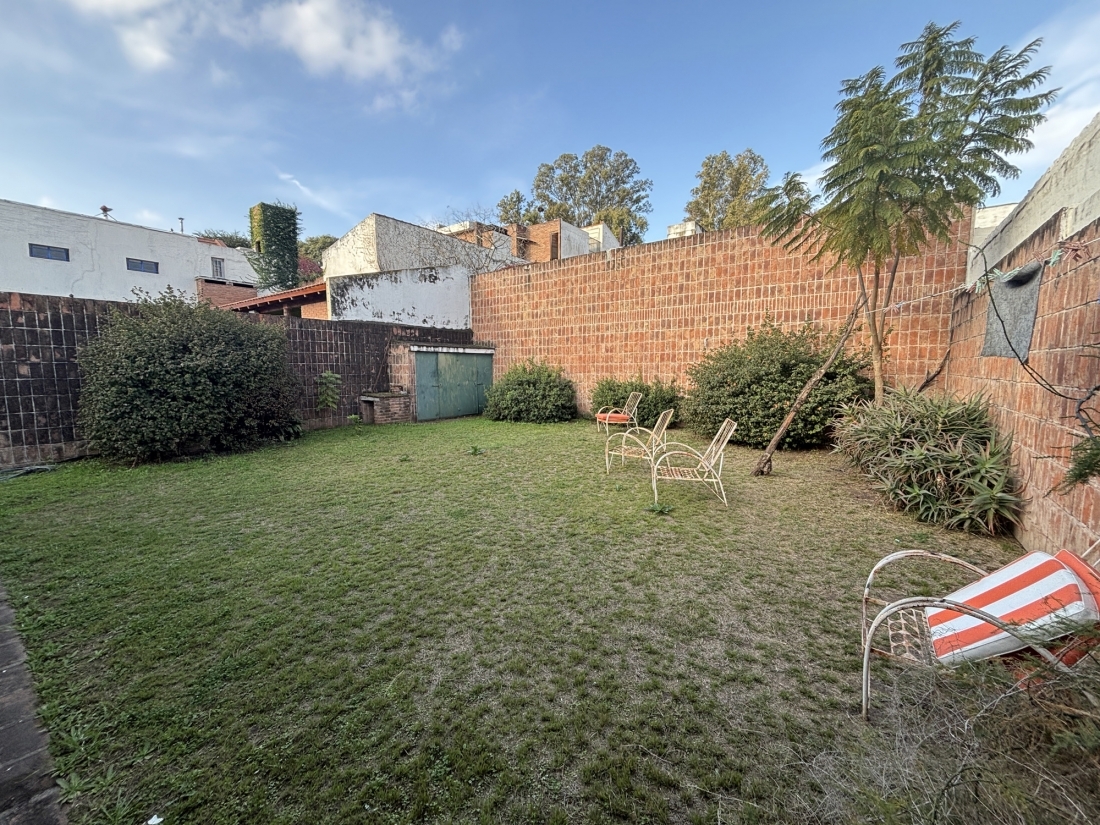 PARQUE CHACABUCO CASA EN VENTA 4 DORMITORIOS