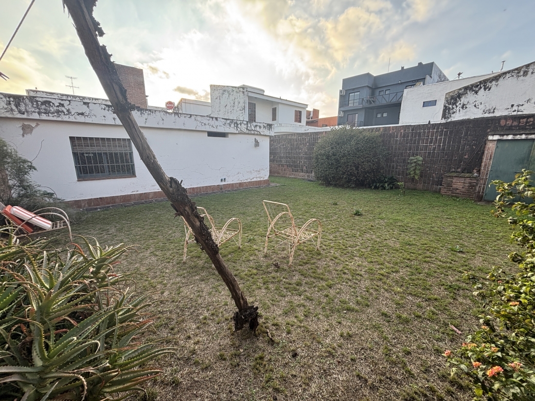 PARQUE CHACABUCO CASA EN VENTA 4 DORMITORIOS