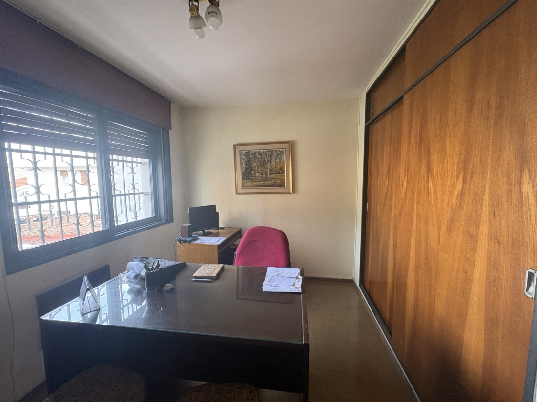 PARQUE CHACABUCO CASA EN VENTA 4 DORMITORIOS