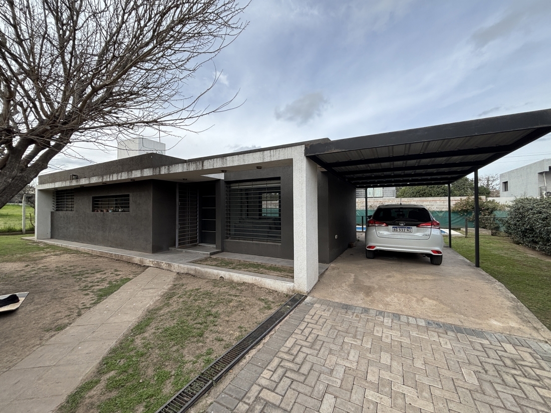 CASA EN VENTA 2 DORMITORIOS VILLA RIVERA INDARTE