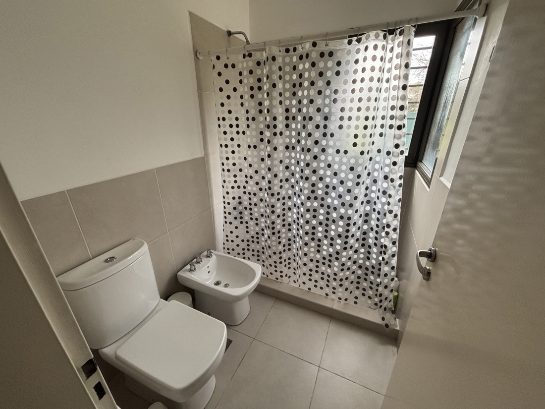 CASA EN VENTA 2 DORMITORIOS VILLA RIVERA INDARTE