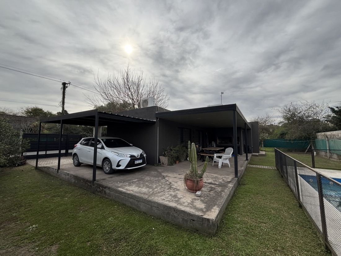CASA EN VENTA 2 DORMITORIOS VILLA RIVERA INDARTE