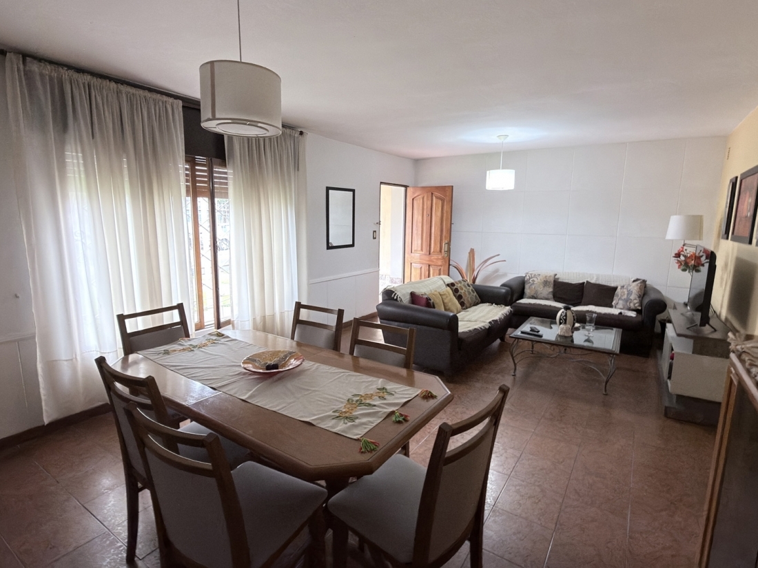 CASA EN VENTA BARRIO SAN MART�N | 3 DORMITORIOS + GRAN JARD�N
