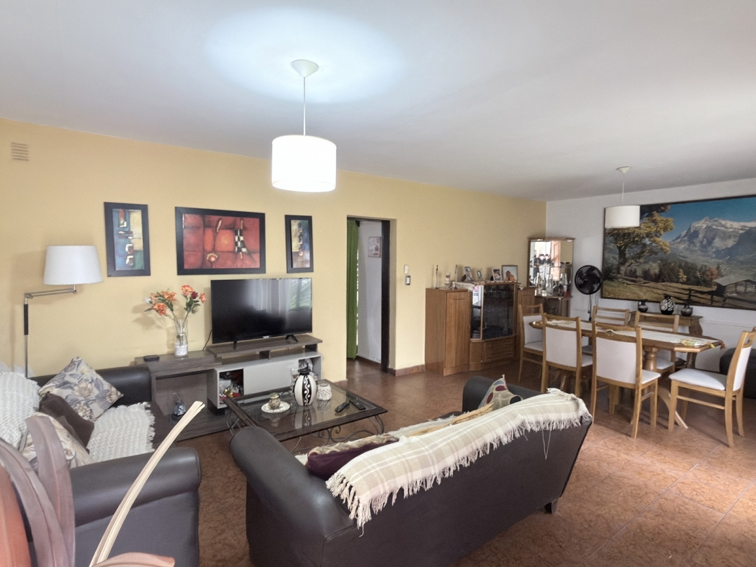 CASA EN VENTA BARRIO SAN MART�N | 3 DORMITORIOS + GRAN JARD�N