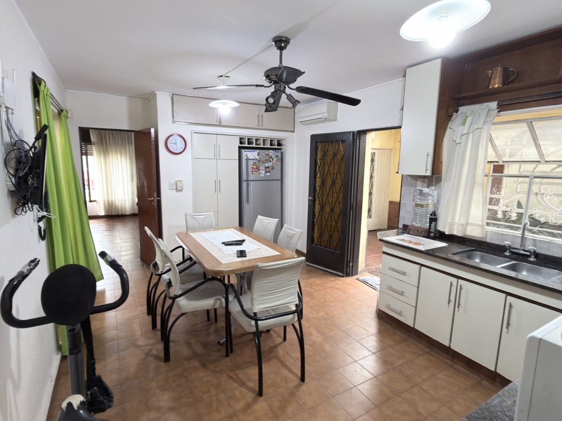 CASA EN VENTA BARRIO SAN MART�N | 3 DORMITORIOS + GRAN JARD�N