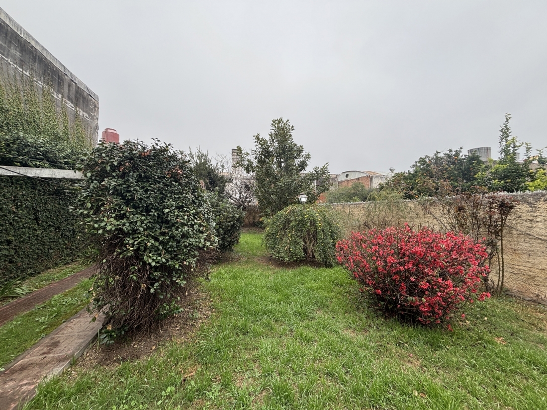 CASA EN VENTA BARRIO SAN MART�N | 3 DORMITORIOS + GRAN JARD�N