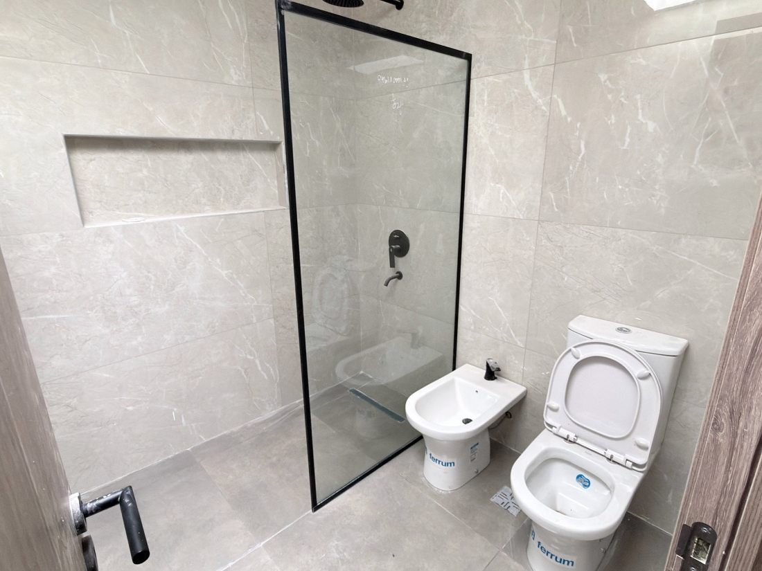 D�PLEX DE LUJO EN VENTA 3 DORMITORIOS - BARRIO PRIVADO LA LUISITA
