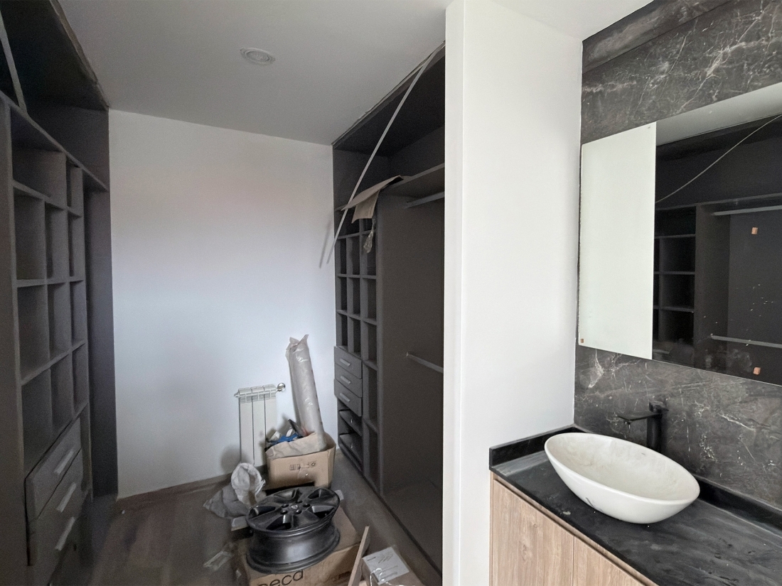 D�PLEX DE LUJO EN VENTA 3 DORMITORIOS - BARRIO PRIVADO LA LUISITA