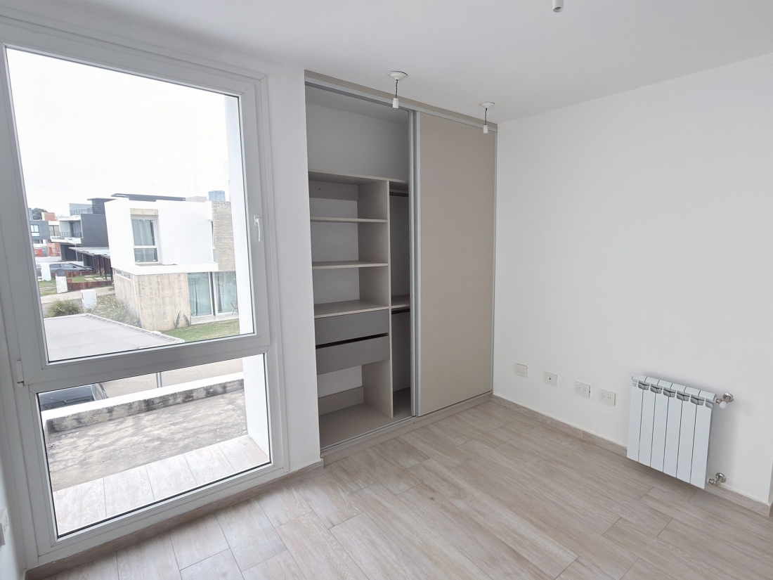 D�PLEX EN VENTA LA CALANDRIA 2 DORMITORIOS